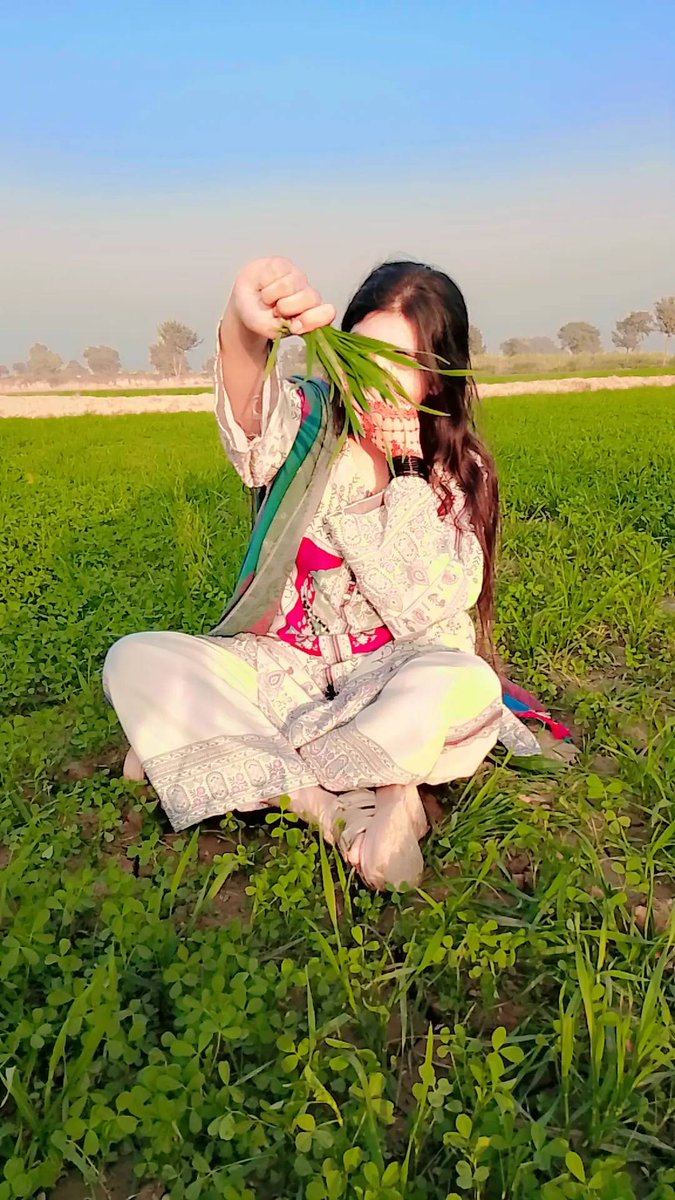 mahiqueen5867's tweet photo. آخر کیوں آپ لوگ مجھ سے بات نہیں کرتے؟
کیا کمی ہے آپ لوگوں میں؟🫣🤭😁
#Ahoo🤌😅 https://t.co/yFcLbd2Pir