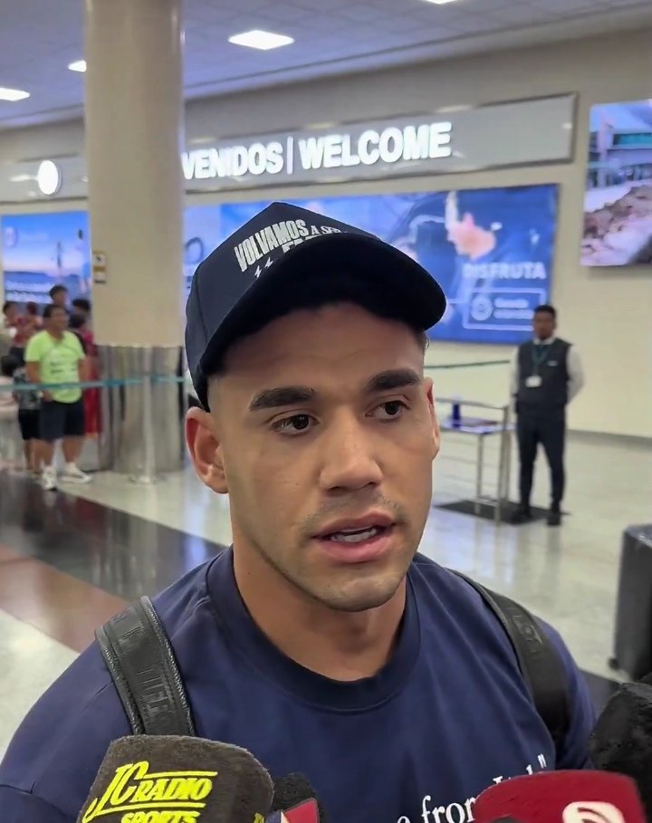 ¡LLEGÓ EL 9! 😌 

José NERIS 🇺🇾: “Muy contento por llegar a una institución tan grande, hablé con Gonza Napoli, vengo hablando mucho tiempo con cabecita (Sebastián) Rodriguez y me habló maravillas del club".

"Vengo a aportar con mi granito de arena".

#AguanteBombillo #Emelec