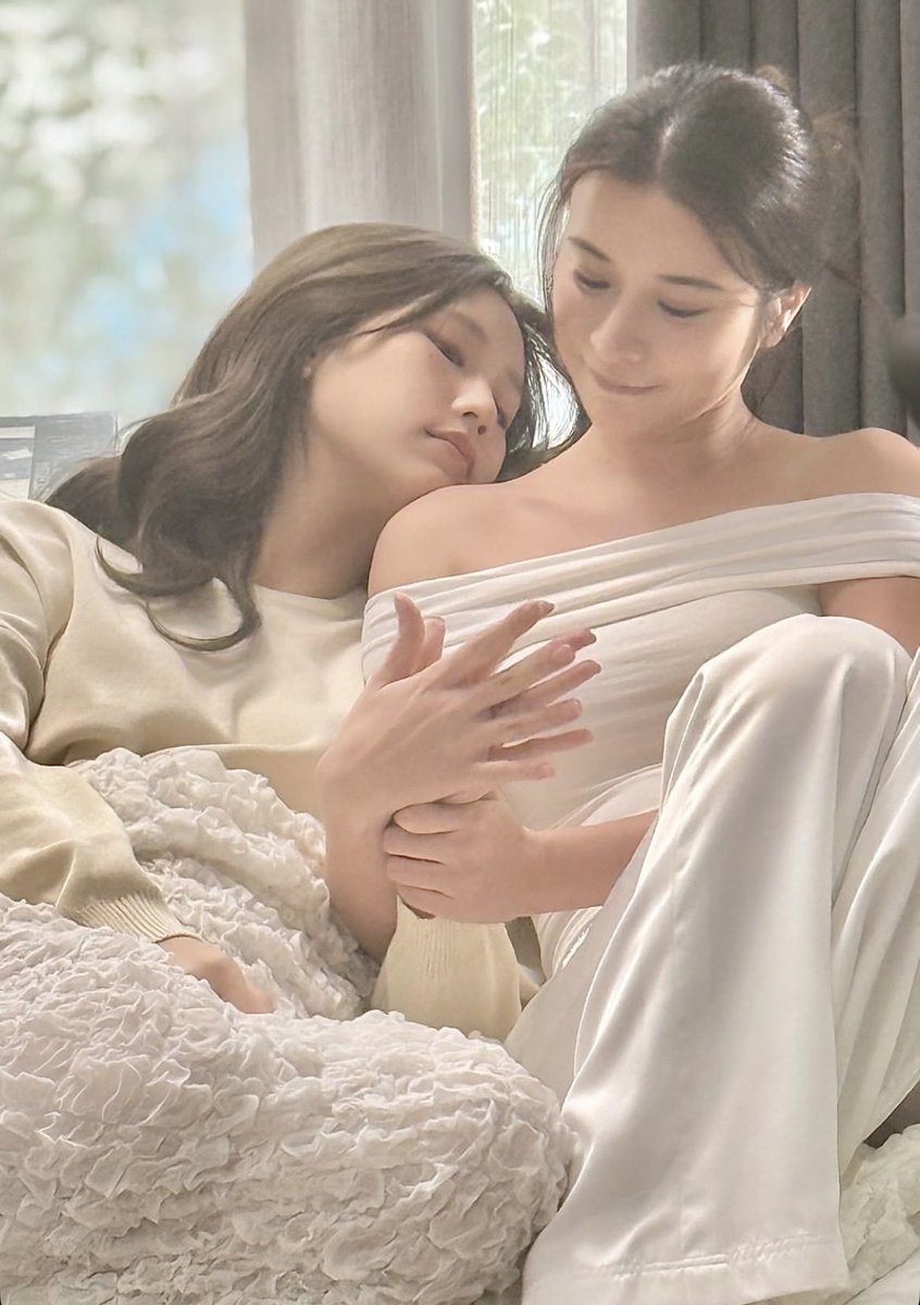 love_almost_gl's tweet photo. Miss u too much

#KaoJaneJaneKao https://t.co/8n7waUW36x