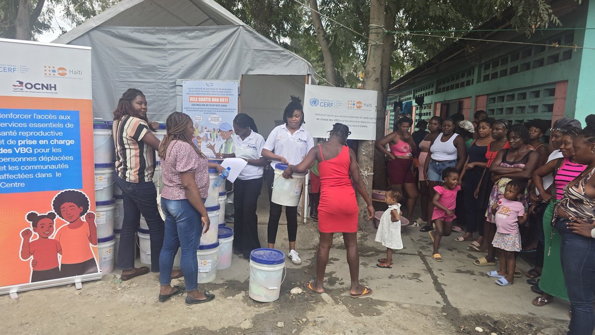 josephlunieOFF's tweet photo. L’OCNH, avec le soutien de @UNFPAHaiti et le financement de @UNCERF, a lancé le 22 février 2026 une semaine de distribution de kits à l’École Nationale Immaculée Conception, l’un des quatre sites retenus pour l’opération. D'après l'organisation, au total, 1 500 femmes déplacées internes, victimes de violences à Mirebalais et à Saut-d’Eau, bénéficieront de ces kits afin de répondre concrètement à leurs besoins. @josephlunieOFF