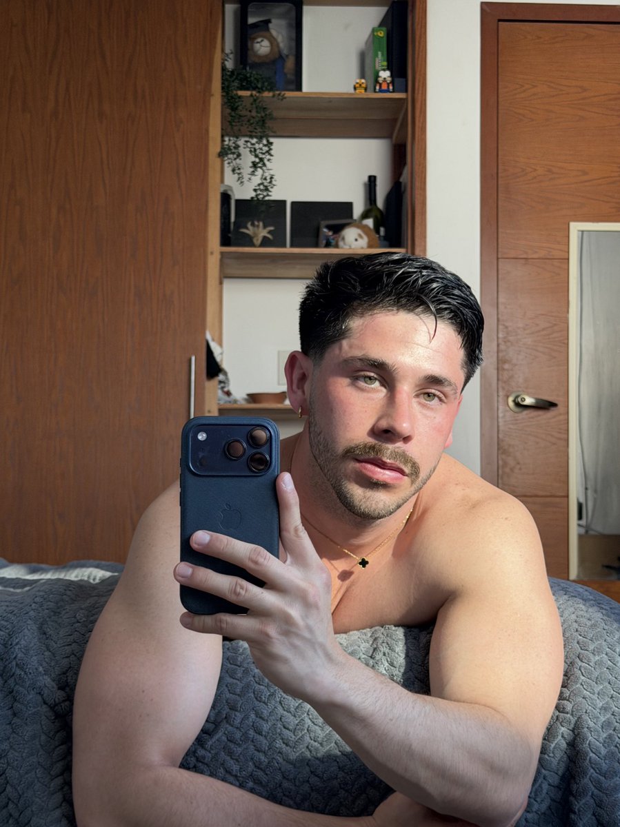 Ojitos de aceituna🫒 tweet media