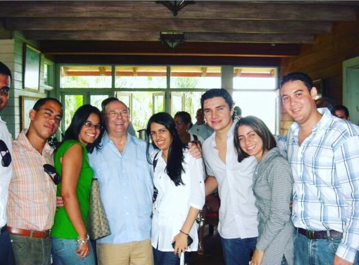 Gloria Reyes tweet media
