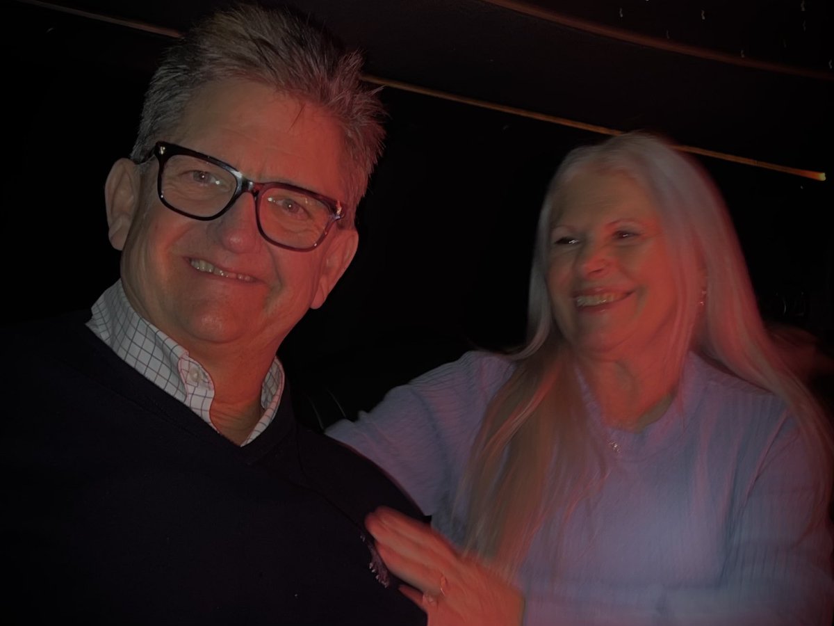 cherrysniped's tweet photo. HAPPY BIRTHDAY TO THE MOST GLAMOROUS GIRL I KNOW MY MOM!! 🥂💋 #FAMILY #BDAY 
dad rented a limo for her 60th last night, so much fun. thank you momma for making me the woman I am today, you’ll forever be my role model &amp; bestie for life. blessed for the family I have!! https://t.co/sIE6XUsX1K