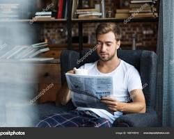 ★★02월 23일 주요신문 헤드라인★★

《경  제》

☞중국 치고 나가더니…"한국 이대로면 위태롭다" 위기 상황...中-韓 기술 격차, 2년 새 80% 더 벌어졌다...정부 2024년 분석 결과...반도체 우위도 위태로워

☞"이제 대형마트 안 갈래" 발돌린 소비자들…어디갔나 보니...대형마트 떠난 소비자들,