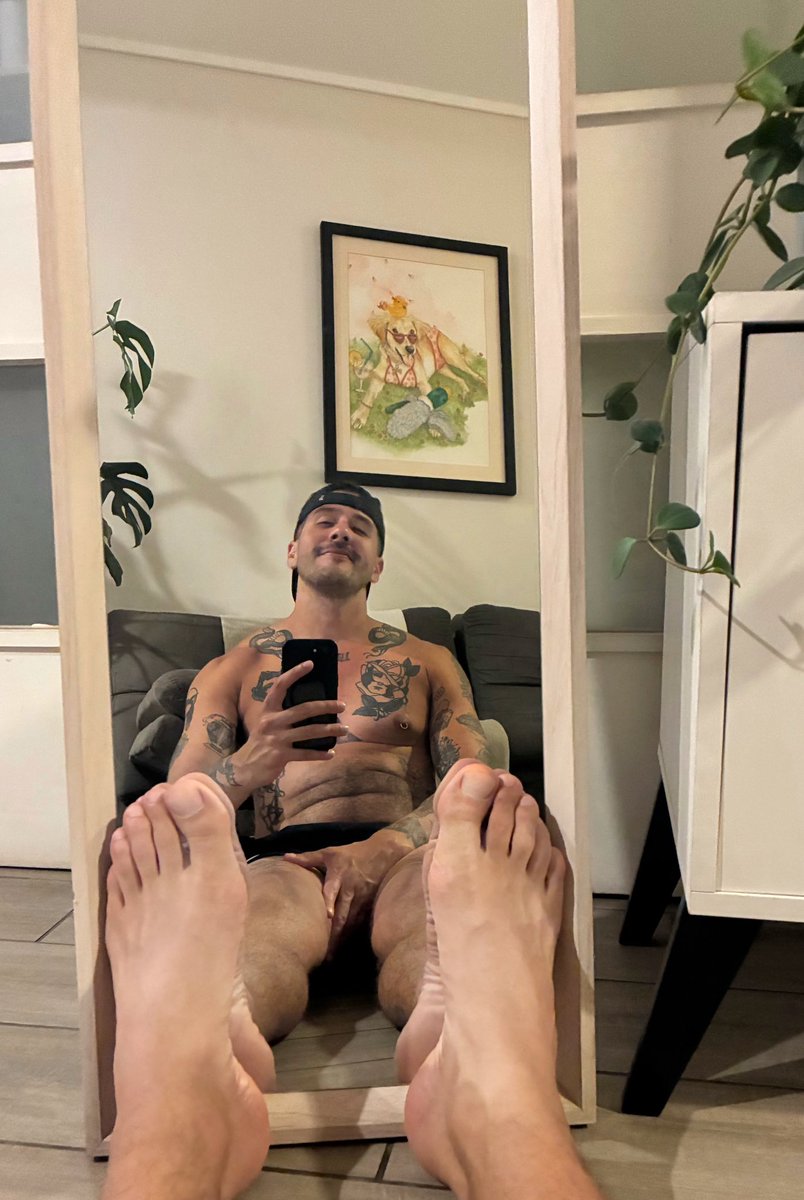 jamgonm's tweet photo. Un masaje? 🦶🏽 https://t.co/aEpy9nvOsZ