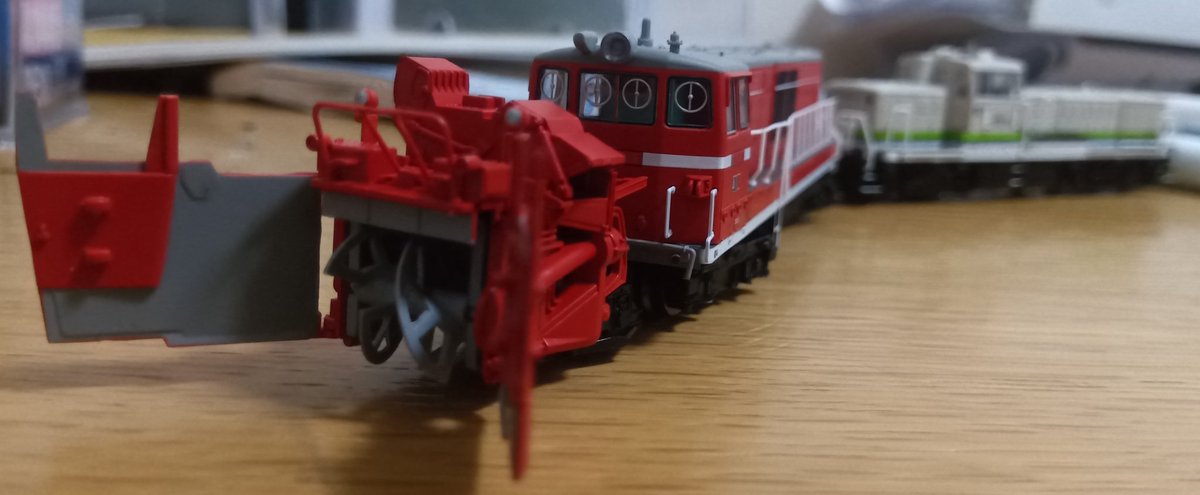 そう言えば新しい機関車買ったは （まさかまさかの塗装されてない