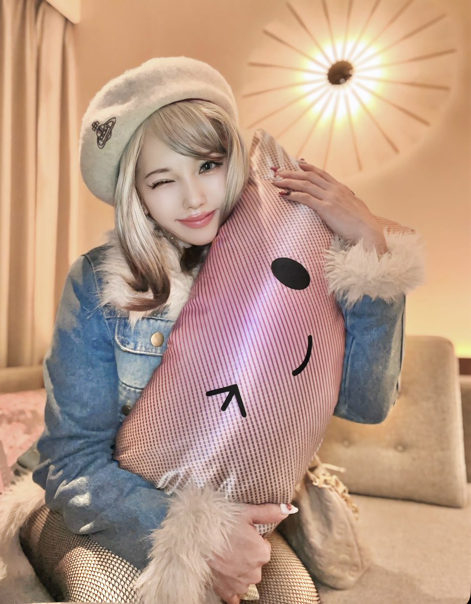 ViVi0725's tweet photo. モーニングビュッフェ🐷
1回でこれだけ食べたら1日持つw

夜食べようと思えば全��食べれるけど
太るから一応自制😹 https://t.co/AFVVTq6t9D