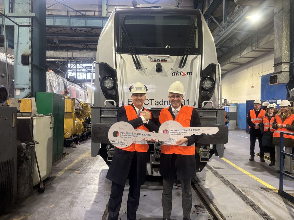 #Akiem has signed a three-year lease with POL-MIEDŹ TRANS for six <a href="/NewagSa/">NEWAG SA</a>  Dragon 2 electric locomotives. 🚆⚙️

Read more: railmarket.com/news/rolling-s…

#RailFreight #RollingStock #Poland