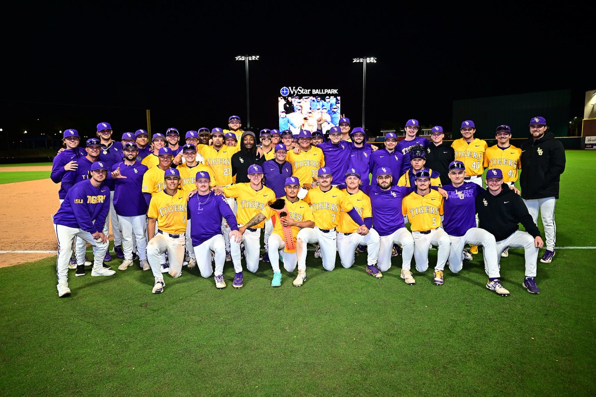LSUCoachJ's tweet photo. 11-0 Tigers! ⁦@LiveLikeLou4⁩ Jax Classic Champs! See you back at the Box Tuesday night! https://t.co/0SEfAY9Kfp