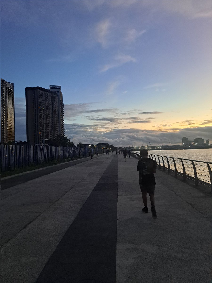 paulopaperclock's tweet photo. 1st jog sa Mandani Bay https://t.co/IIALghqKnt