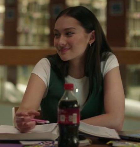 EM 🖤🐝 | Sherlock is alive! tweet media