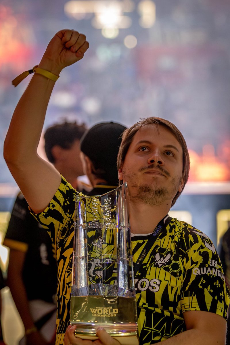 _Wars 🐝 tweet media