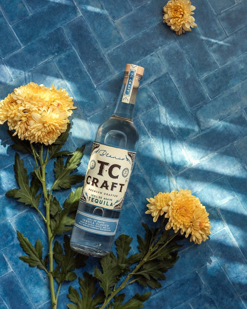TC Craft Blanco 🩵🌼
Agave forward, citrus, and slightly earthy. Perfect to sip on or use in cocktails. 

#tequila #cocktails #agave #mexico