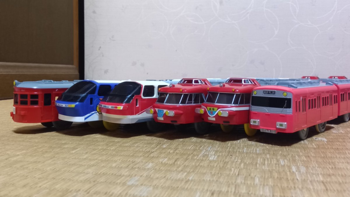 鉄仮面が名鉄の限定プラレールとかじゃなくて通常ラインナップなの狂っ