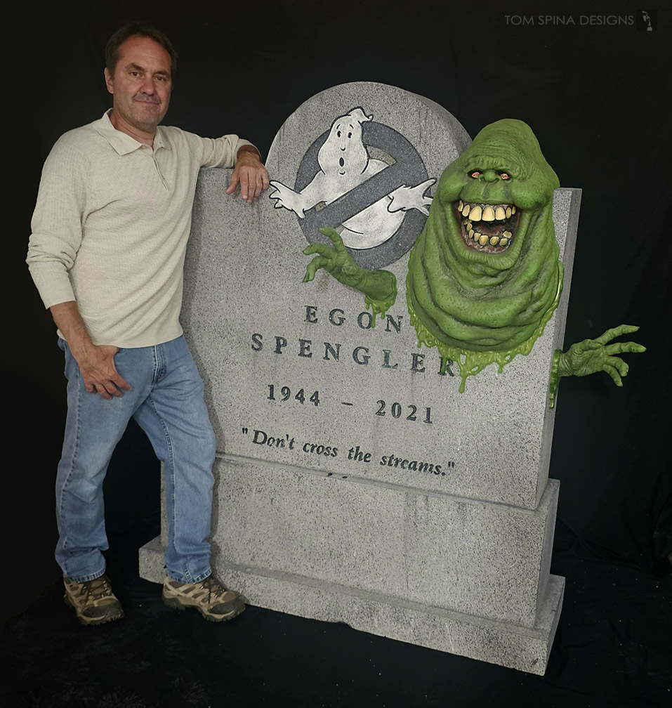 TomSpinaDesigns's tweet image. Our lead foam artist Rich Riley carved this large-scale foam #Ghostbusters-themed #tombstone that has some features like UV-reactive paint and a dimensional Slimer paying his respects to the late great Egon Spengler. See more:  bit.ly/4qJlsdm

#Halloween #foamcarving