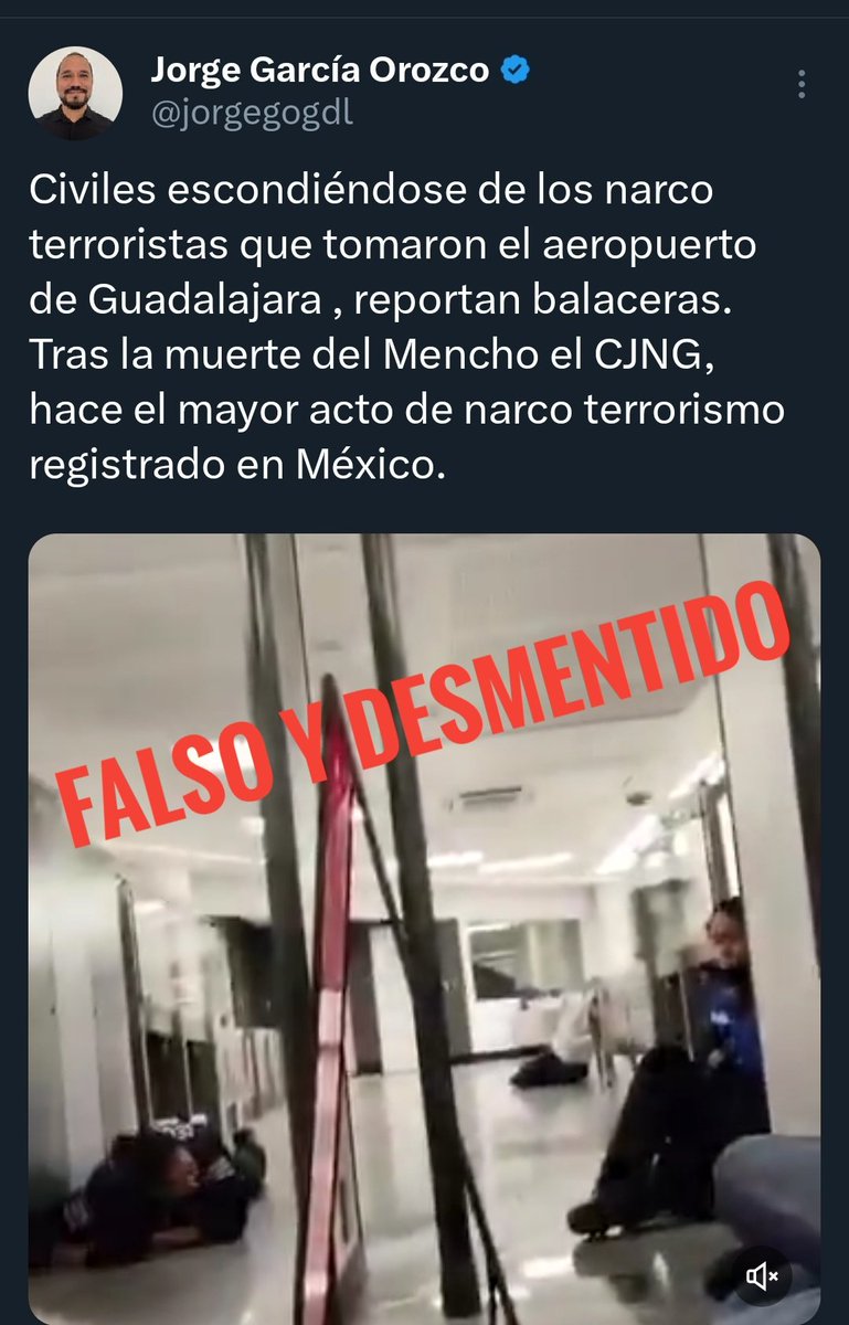 Jorge Garcia Orozco, este hijo de su puta madre odia a Mexico y  pudo haber provocado una desgracia en el aeropuerto de Guadalajara.
Fue desmentido por la propia embajada de Estados Unidos.

Las pruebas ahí están. 
¿Va a quedar impune?