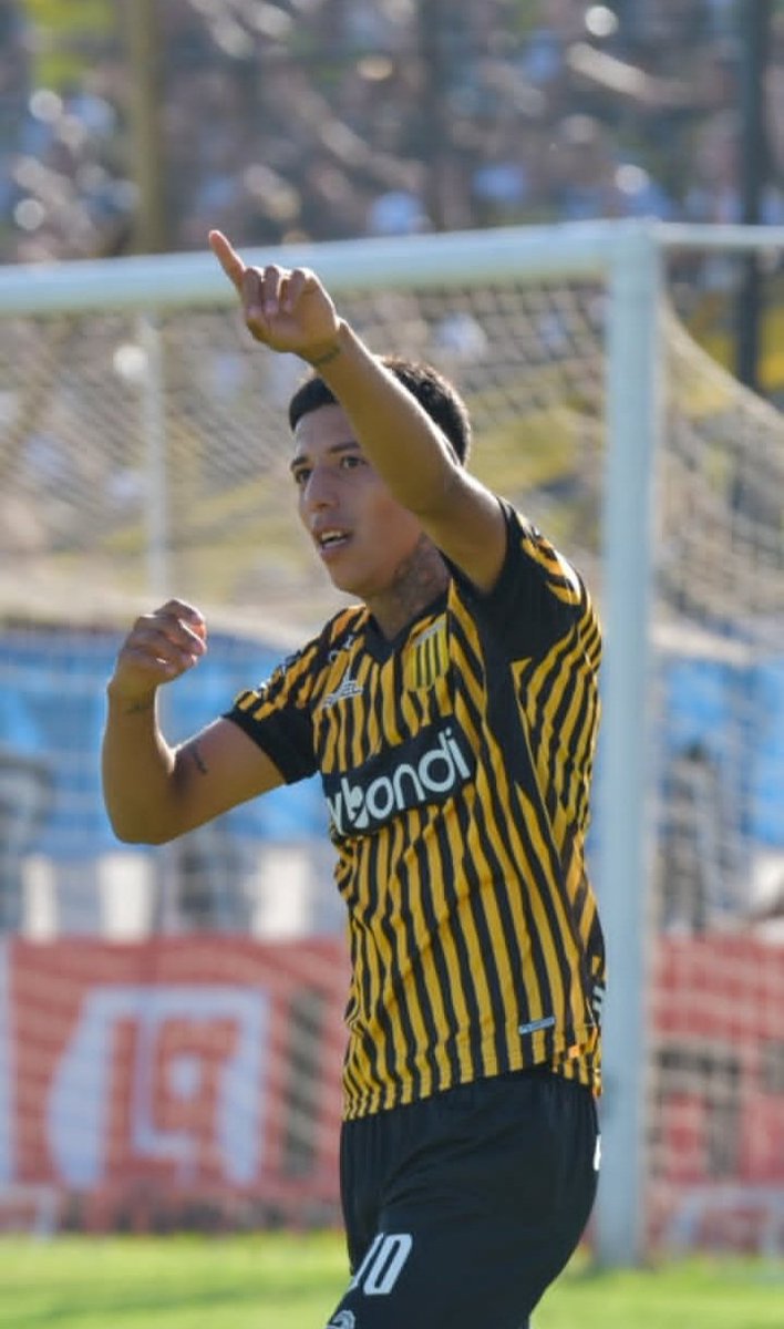 Partidazo del chuchu y que importante que es para Almirante Brown cuando él está enchufado en los partidos.