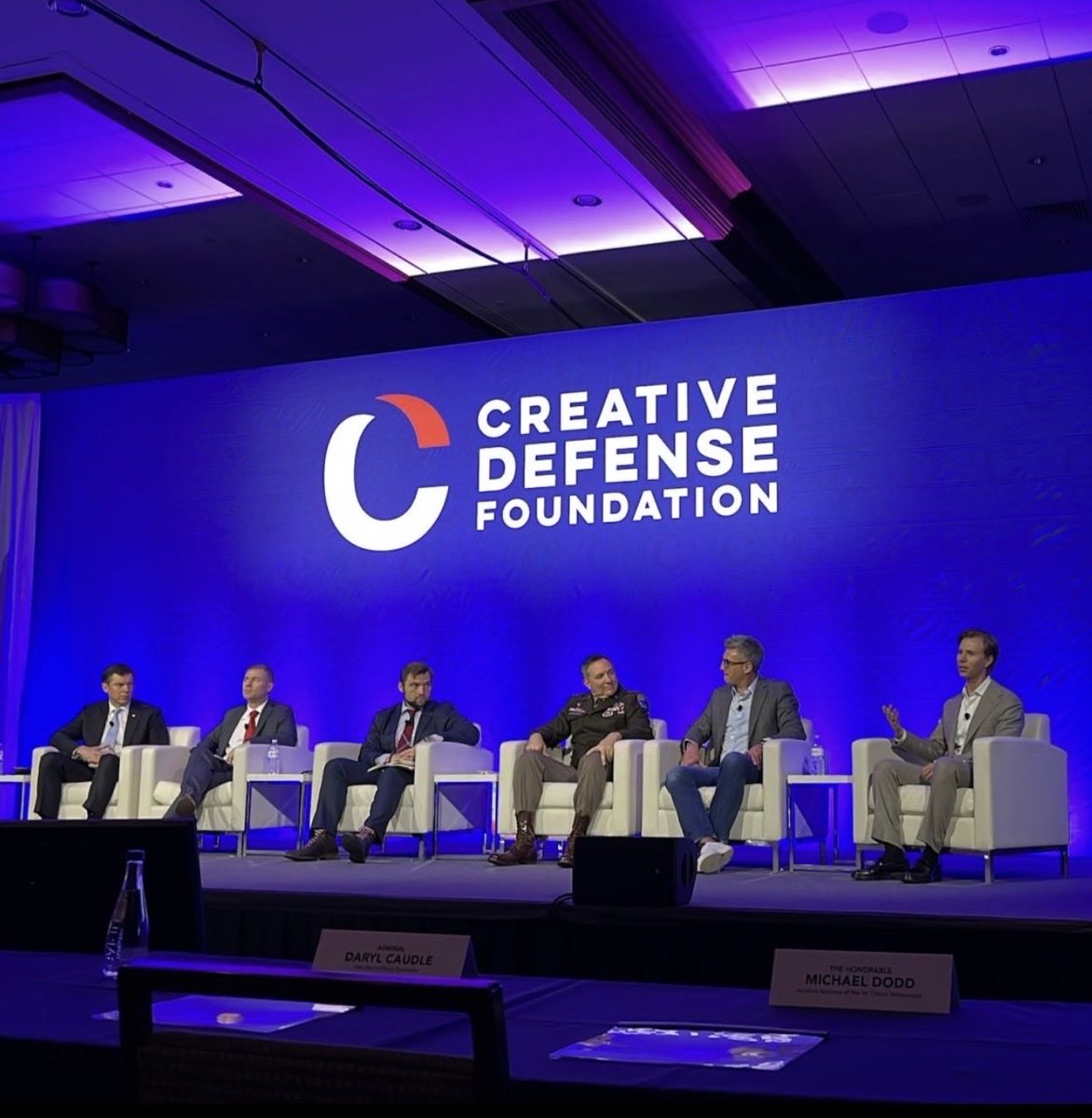 Lukas Czinger tweet media