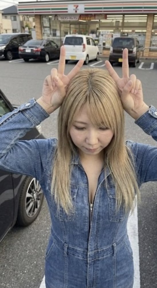 トラック女子のゆりなです。

仕事終わりました
休憩入れてないです、ご飯食べてないです。

ずっと14時間運転してました。
お疲れの♡ください🥺