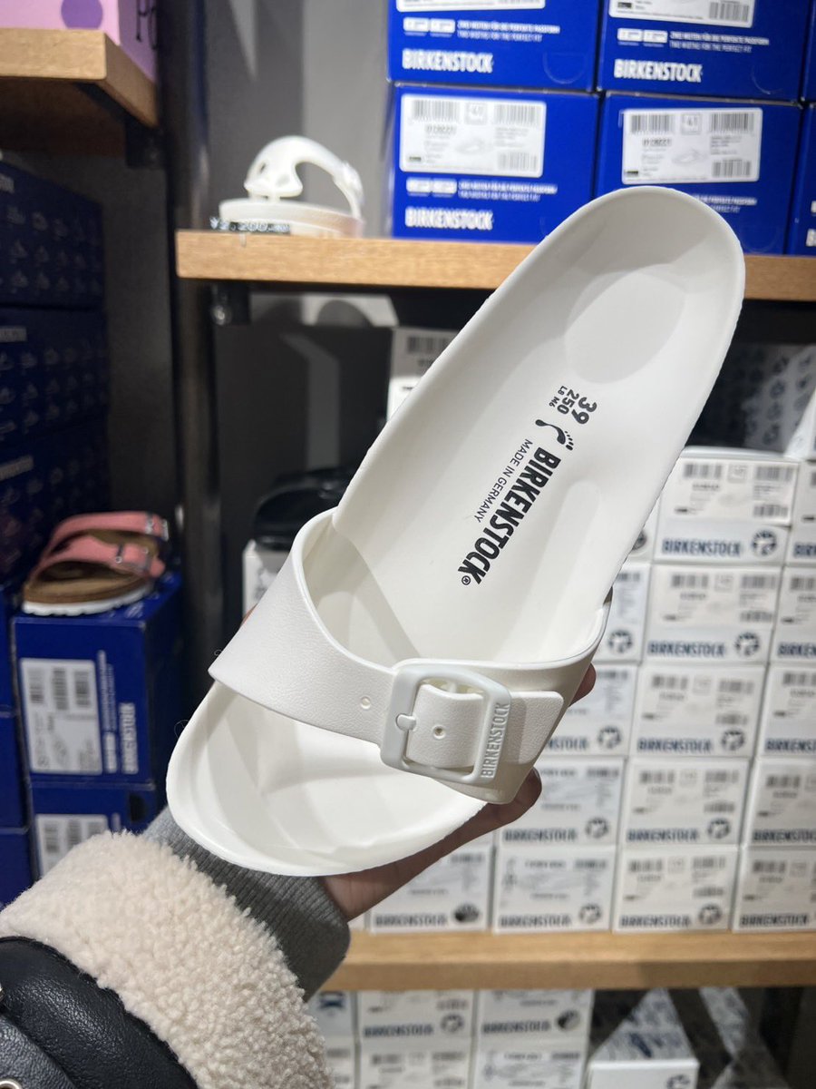 Birkenstock ลด 60%

ของแท้จาก outlet บินเองหิ้วเองค่า
💌 990.- ส่งฟรี EMS 
ปกติที่ไทย 2000+

Size 39 สีดำ
Size 39,40,41,42 สีขาว
ล็อตสุดท้ายช็อปไม่เติมแล้วค่ะ

มีกลุ่มหิ้ว ;
line.me/ti/g2/cnE8C34w…

🚚ถึงไทย 2/03 ค่ะ

#หิ้วญี่ปุ่น #พรีออเดอร์ญี่ปุ่น #หิ้วเกาหลี