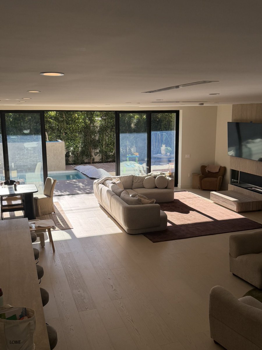 Ross Mackay tweet media