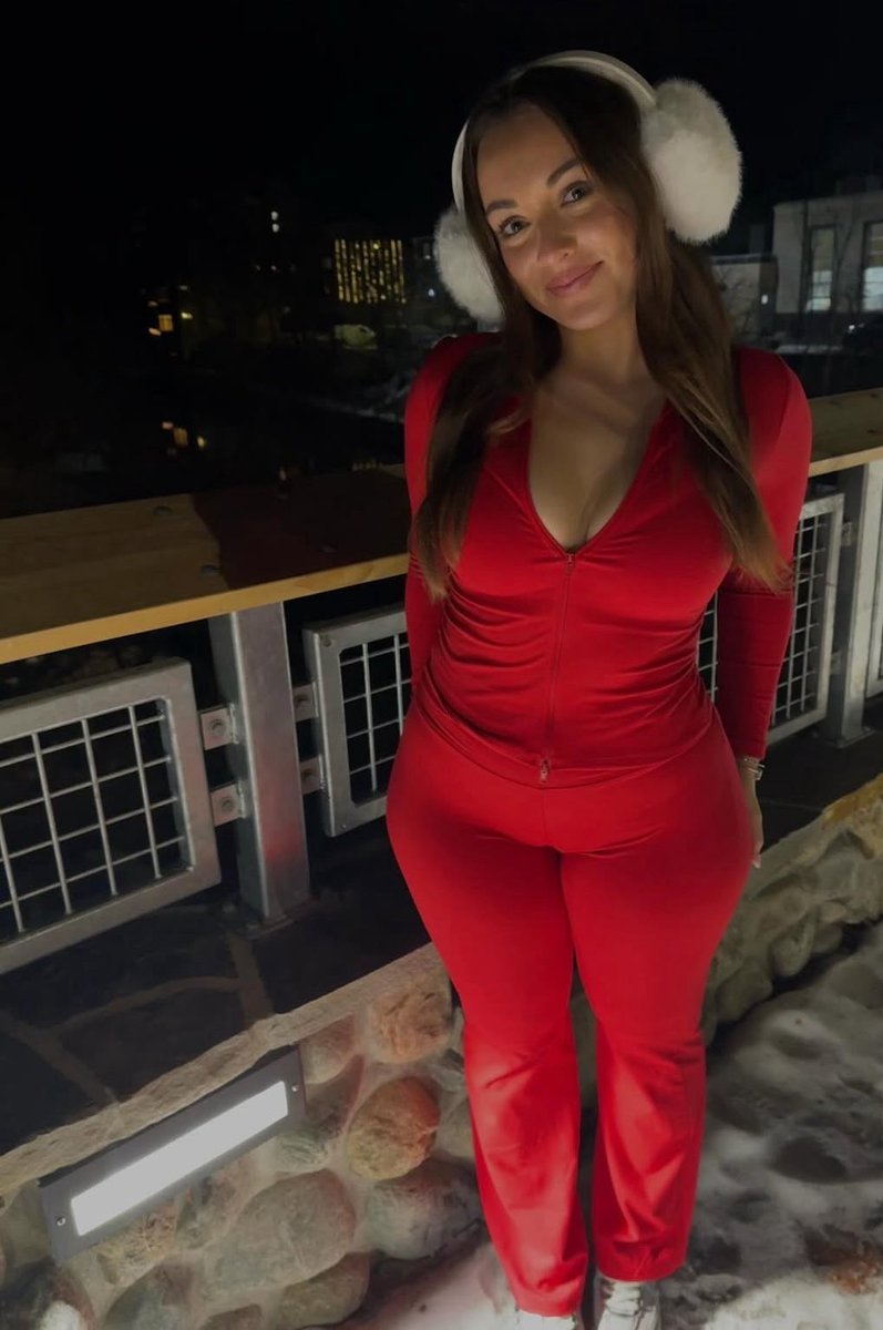 MSUBADDIES1's tweet photo. Amarah | MSU Tiktoker
Who loves Amarah’s busty body? Like if you do! #msuspartans #tiktok https://t.co/xaPvW5RNxv