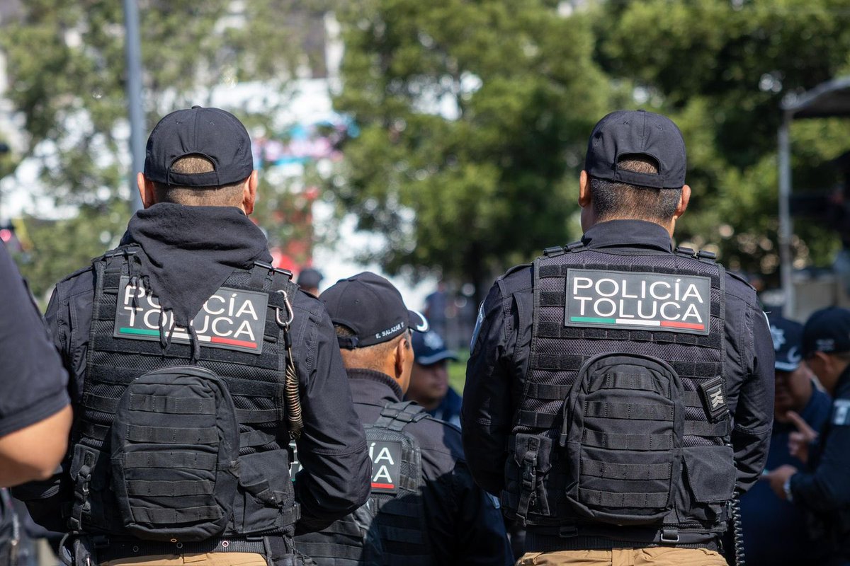 El alcalde <a href="/rimoba/">Ricardo Moreno</a> instruyó el despliegue de 400 elementos para resguardar la peregrinación al Tepeyac. El operativo contempla acompañamiento policial y cortes viales para garantizar seguridad en el trayecto hacia la Basílica de Guadalupe. <a href="/TolucaGob/">Ayuntamiento de Toluca</a> <a href="/SEGURIDADTOL/">DIRECCIÓN GENERAL SEGURIDAD Y PROTECCIÓN DE TOLUCA</a> #operativo