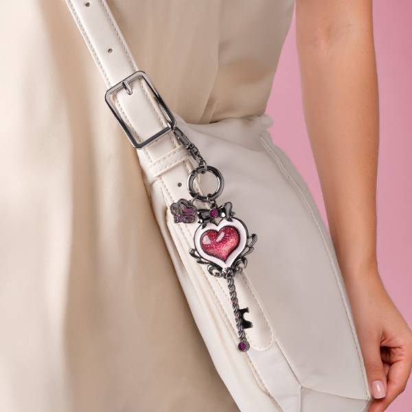 Nin_Nin_Game's tweet photo. Unlock the memories in your heart 🔑
From Pretty Cure: Max Heart, the Memorial Bag Charm Keychain makes its long-awaited return. This nostalgic keepsake shines beautifully on any bag or display.
Pre-order now 👉 https://t.co/FZZXMP0rVD
#PrettyCure #MaxHeart #Precure #BagCharm #AnimeAccessories #NinNinGame
