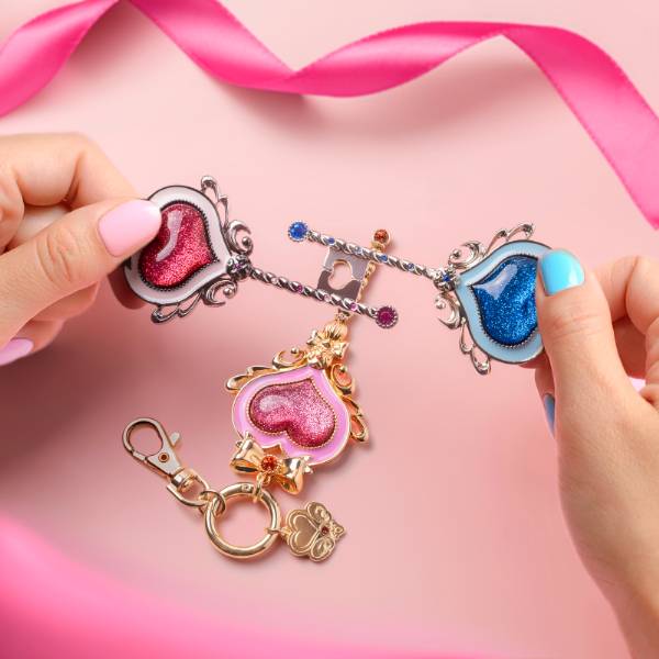 Nin_Nin_Game's tweet photo. Unlock the memories in your heart 🔑
From Pretty Cure: Max Heart, the Memorial Bag Charm Keychain makes its long-awaited return. This nostalgic keepsake shines beautifully on any bag or display.
Pre-order now 👉 https://t.co/FZZXMP0rVD
#PrettyCure #MaxHeart #Precure #BagCharm #AnimeAccessories #NinNinGame