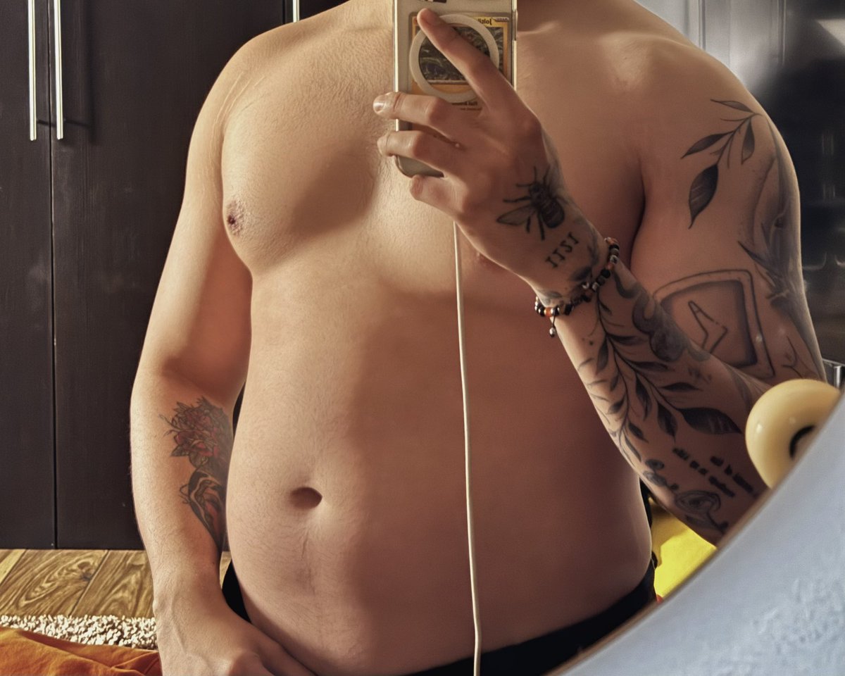 M I L K 🥛 tweet media