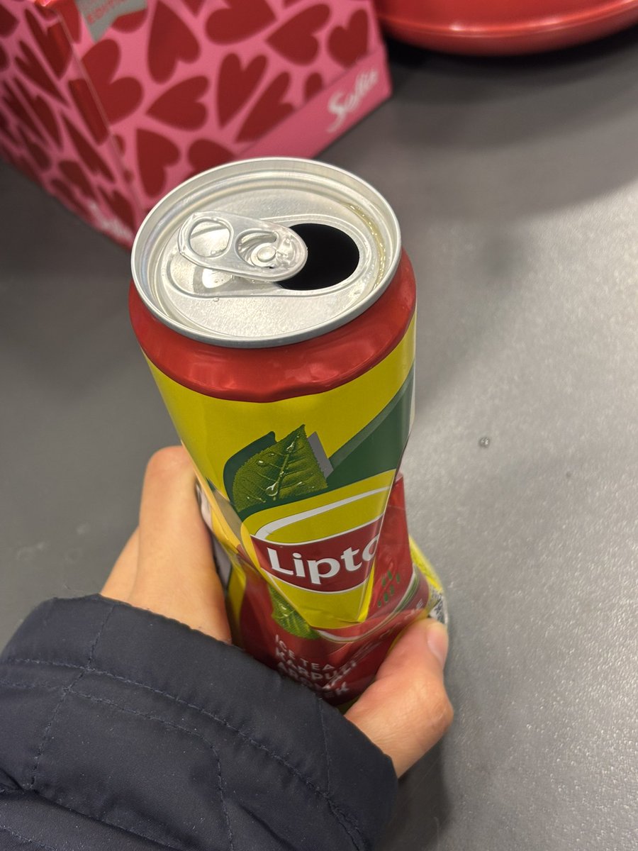 Çox pulum yoxdu ama aldım. Çünkü atamın qızıyam ürəyim issədi aldım , onun da ürəyi issiyəndə alırdı