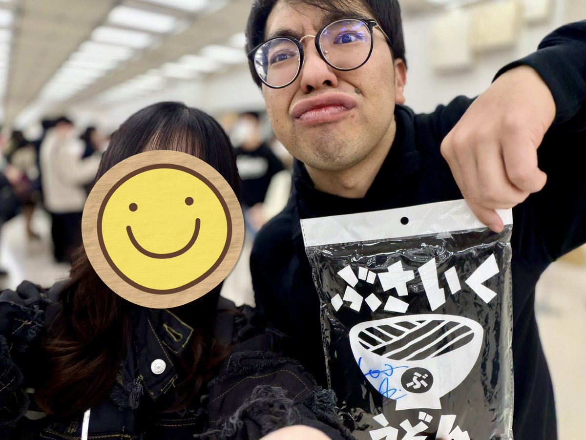 komoeeeee's tweet photo. バキ童オンリー行ってきたぞ👊
レンブスと写真撮れた🥹肥満さんとも撮りたかったけど列が凄すぎて断念😱
いつもYouTubeで見てる皆が目の前にいて最高でした✨
ピーターめちゃ顔小さかった😂 https://t.co/XAXGup3bMs