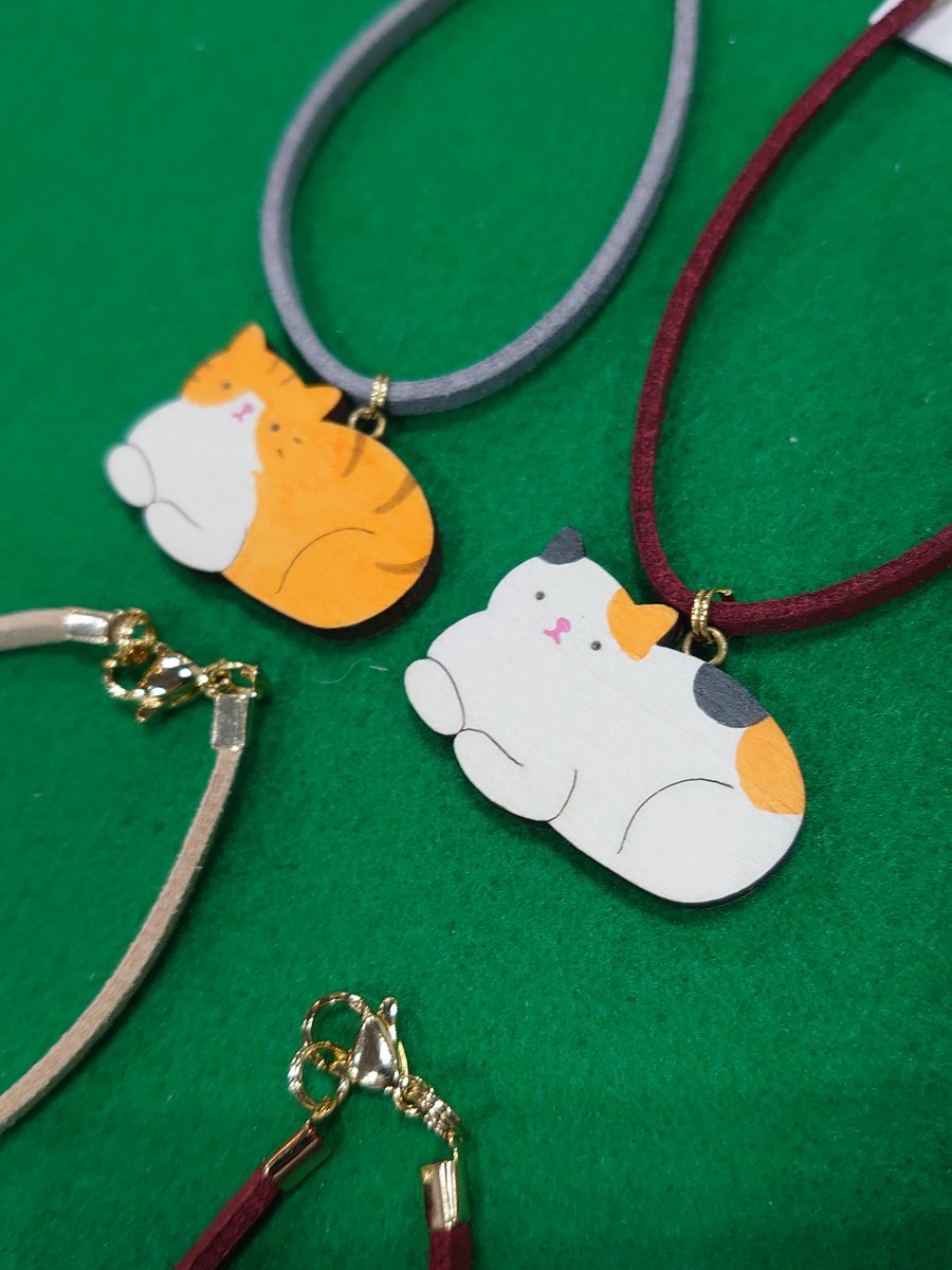 えひめハンドメイド&amp;雑貨フェア最終日
始まりました！
本日もアイテムえひめ大展示場 ブース番号 8 番で、生き物ブローチくんたちとお待ちしております
よろしくお願いいたします
