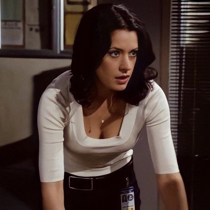 ddimwedimarw's tweet photo. Emily Prentiss (Criminals minds). https://t.co/4PeqDH8QUU