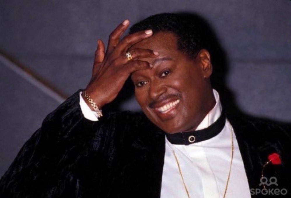 _MichaelSerna's tweet image. Deandre Ayton when he’s asked to do anything on offense that doesn’t include catching an alley oop