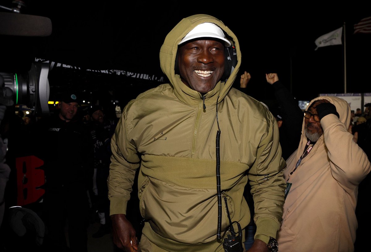 EchoPark Speedway tweet media