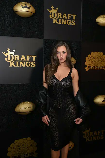 Tha Starz tweet media