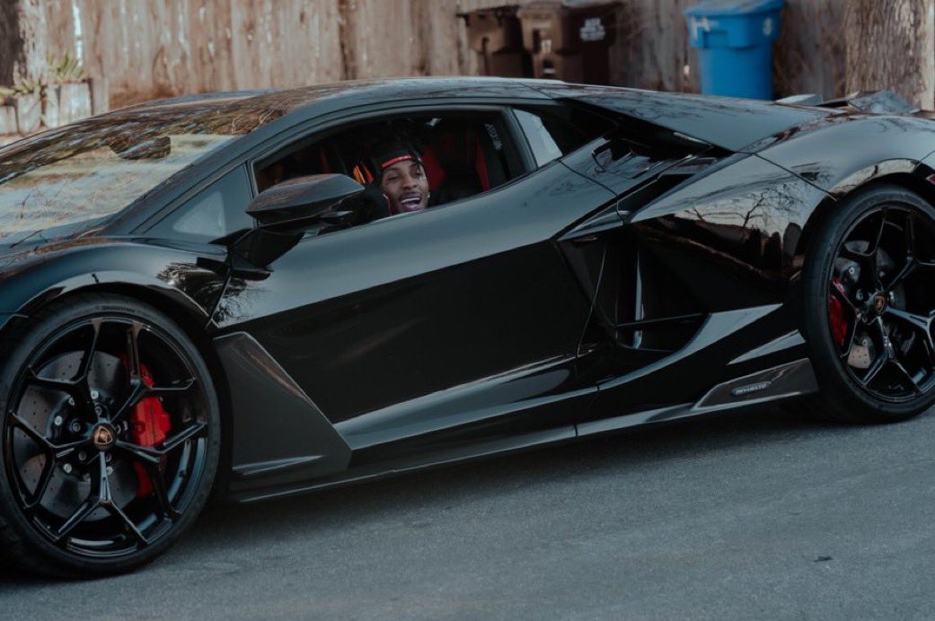 essie and millions tweet media