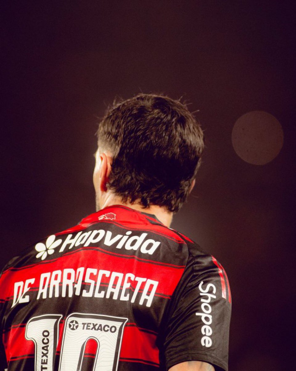 martinFLA81's tweet photo. +350 jogos
+100 assistências
100 gols

Capitão e Camisa 10 do Flamengo.

Ele, sempre ele. https://t.co/FlABnJtYch
