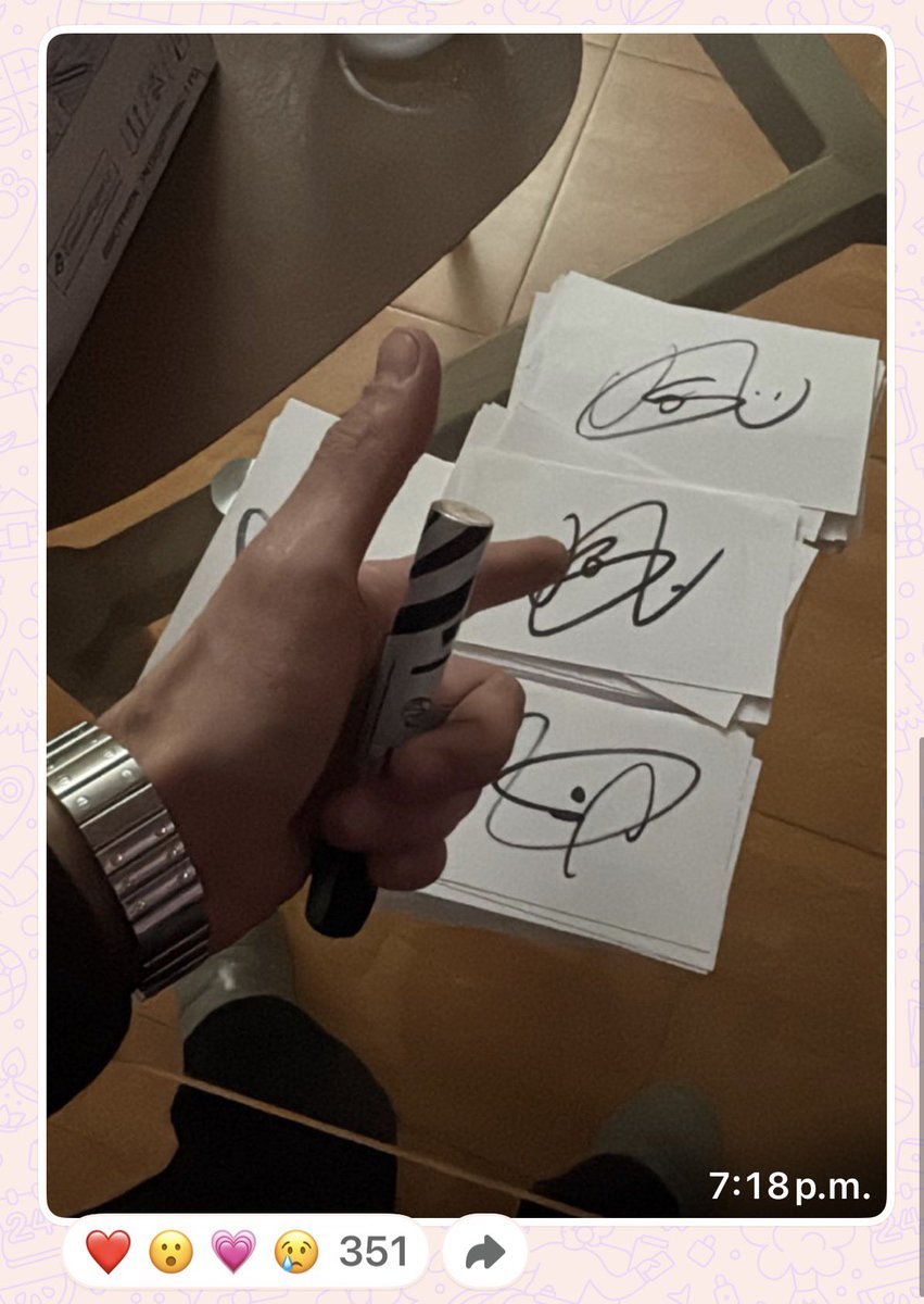 anawithjos's tweet photo. tendré en mis manos el EP de x si no te lo había dicho, y estará firmado por @JosDice, díganme algo mejor que eso 🖤⭐️ https://t.co/O6XMGVimCL