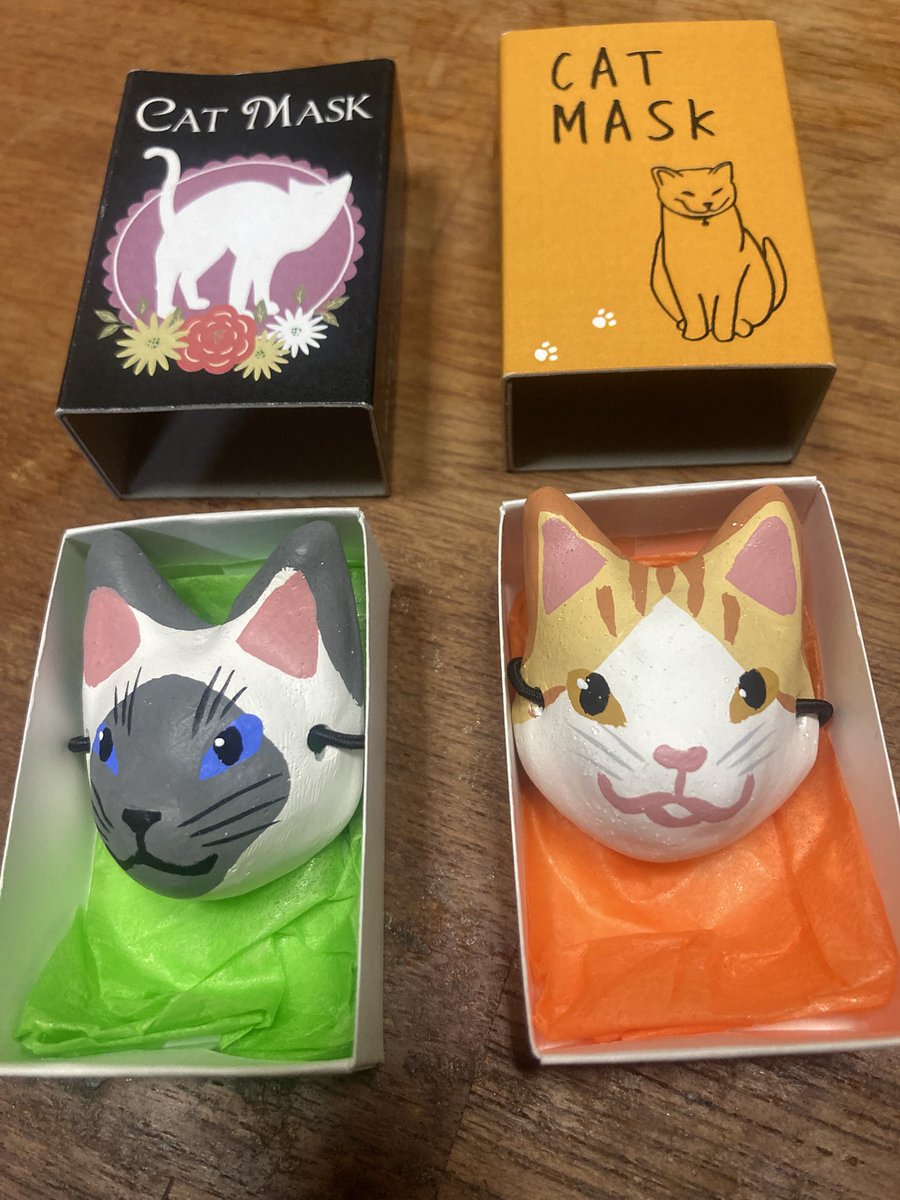 染の小道に出店されていた秋津屋さんで今年もネコちゃんのミニお面を入手🐈