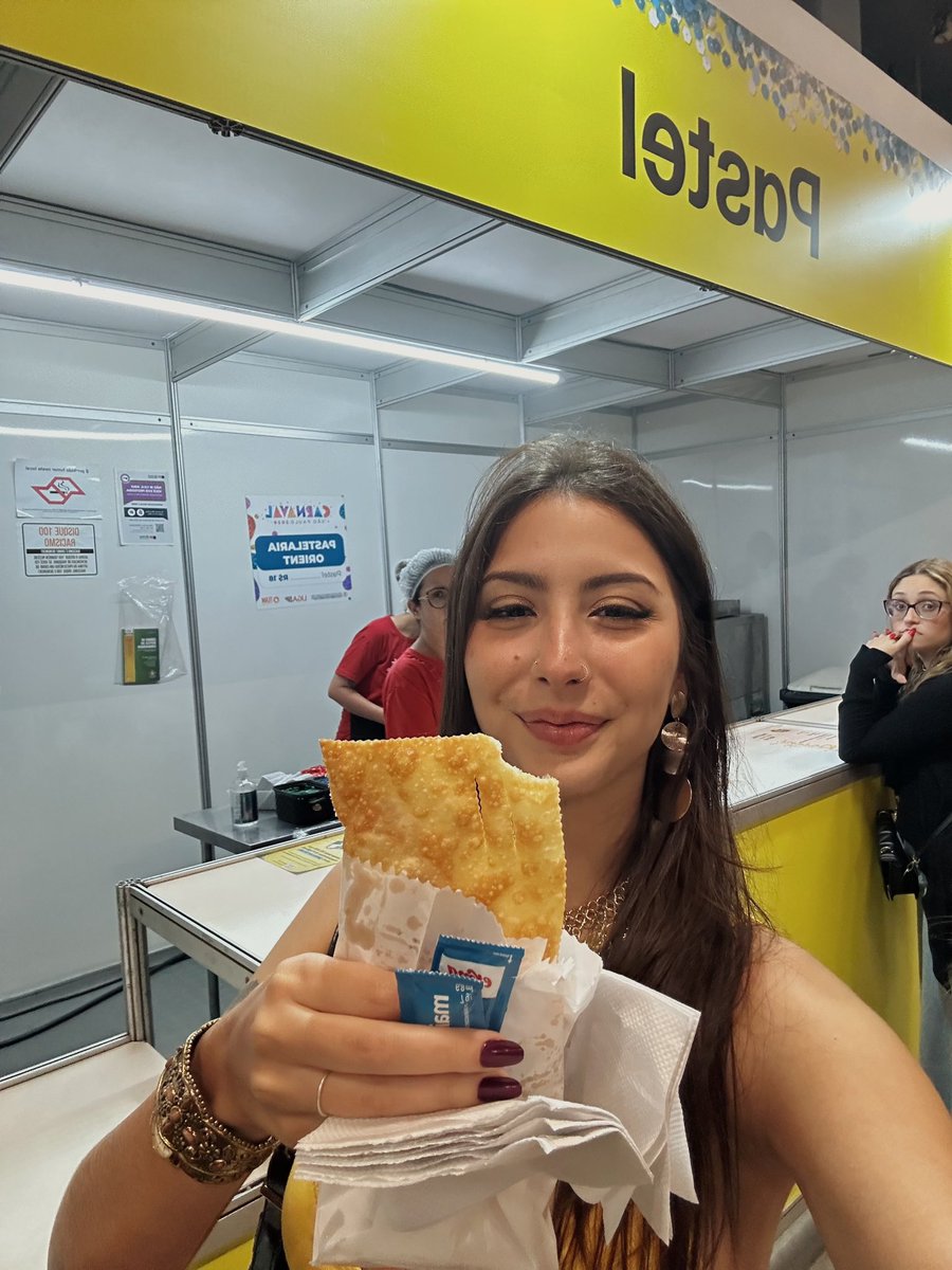 lauraam03's tweet image. #desfile #das #campeãs