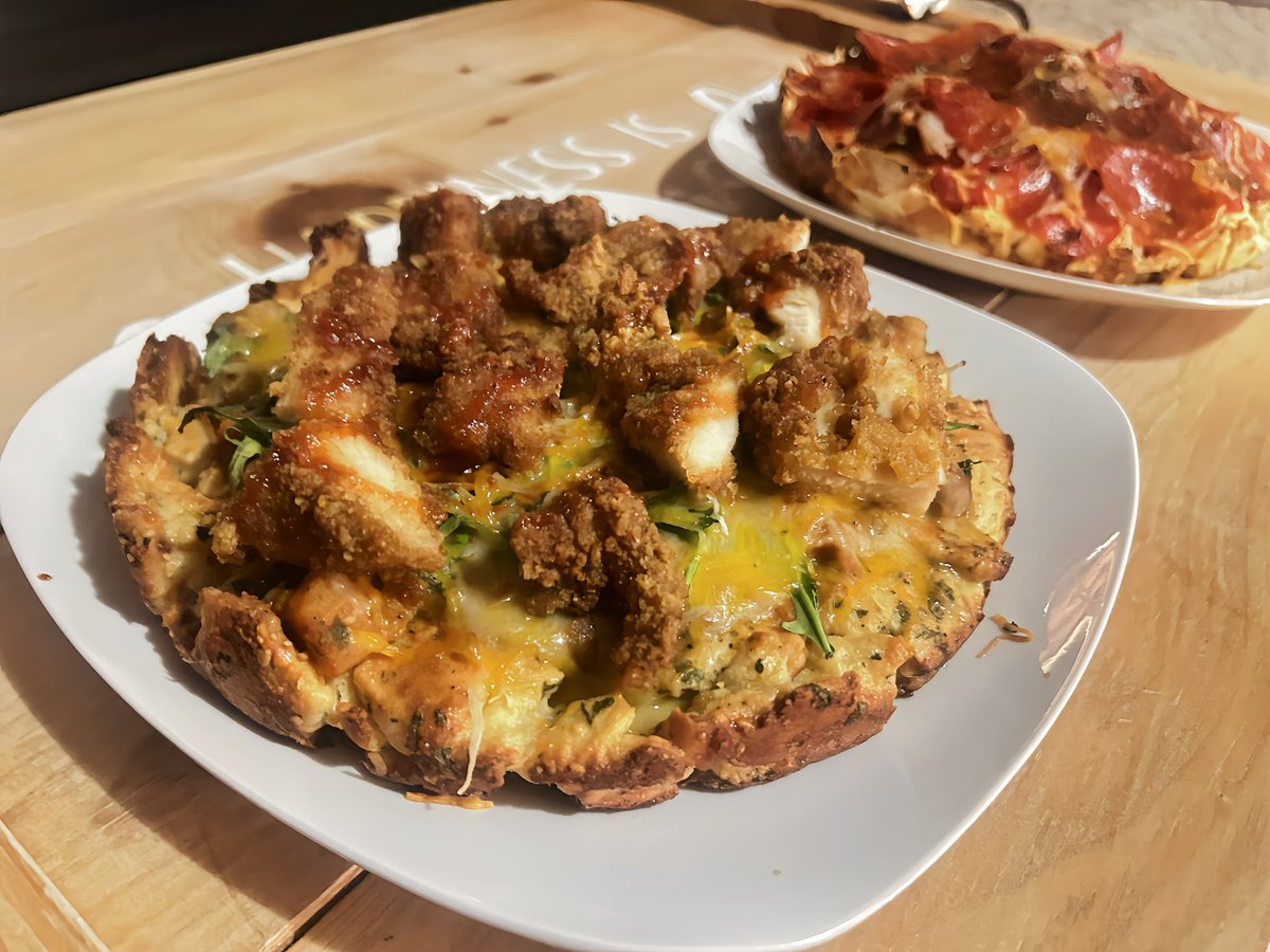 GailMarieBowen's tweet image. Deep dish pizza kinda of a Sunday !!1 double pepperoni and Italian sausage stack Detroit style and 1 is a butter chicken and naan  pie… Indian style. I cook/he eat … #kitchengoals