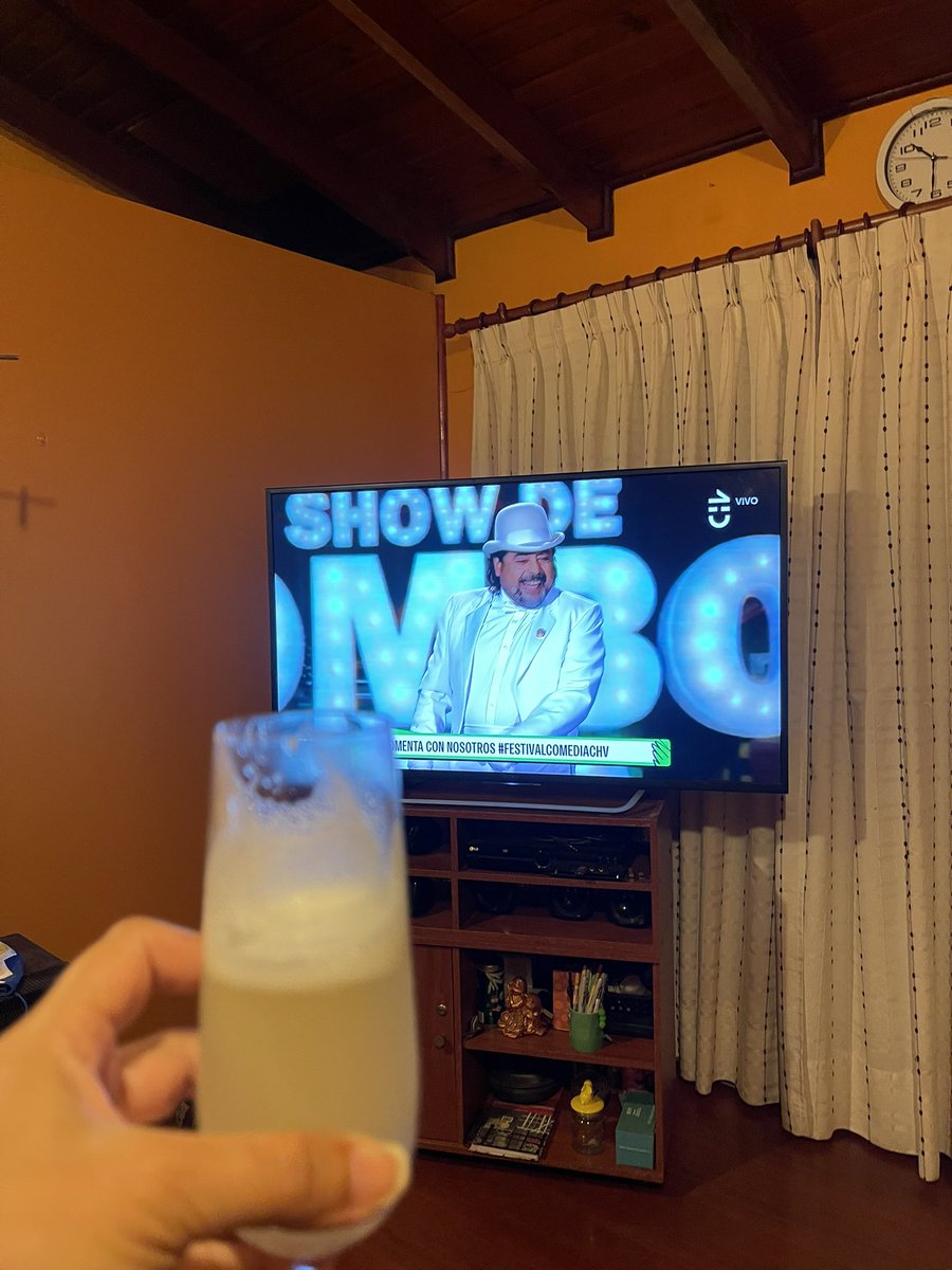 Contigo siempre Bombo Fica!! 🤩😍
Desde Tomé a tu salud Bombo 😘😘
 #FestivalComediaCHV