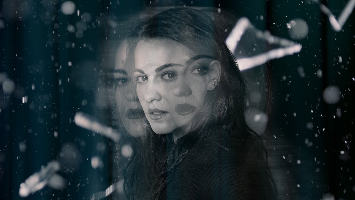 3 ANOS DE TRÍADA!

Em 2023, estreava a série “Tríada”, protagonizada por Maite Perroni para a Netflix.

Inspirada em um caso real, a atriz deu vida a três personagens diferentes em uma trama que envolve ficção científica, romance e ação. 

Assistida por mais de 139 MILHÕES de