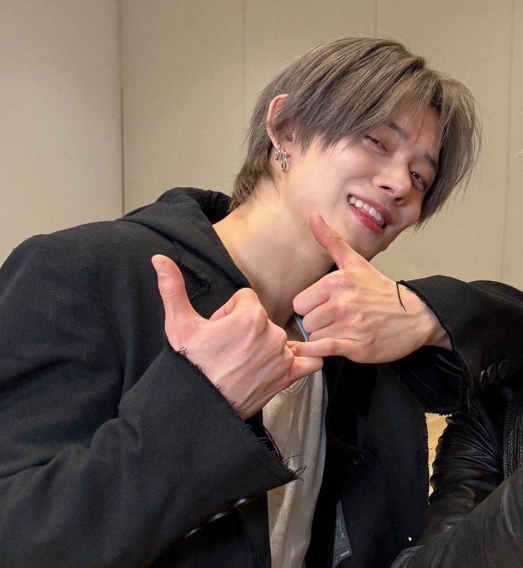 -`☆´- tweet media