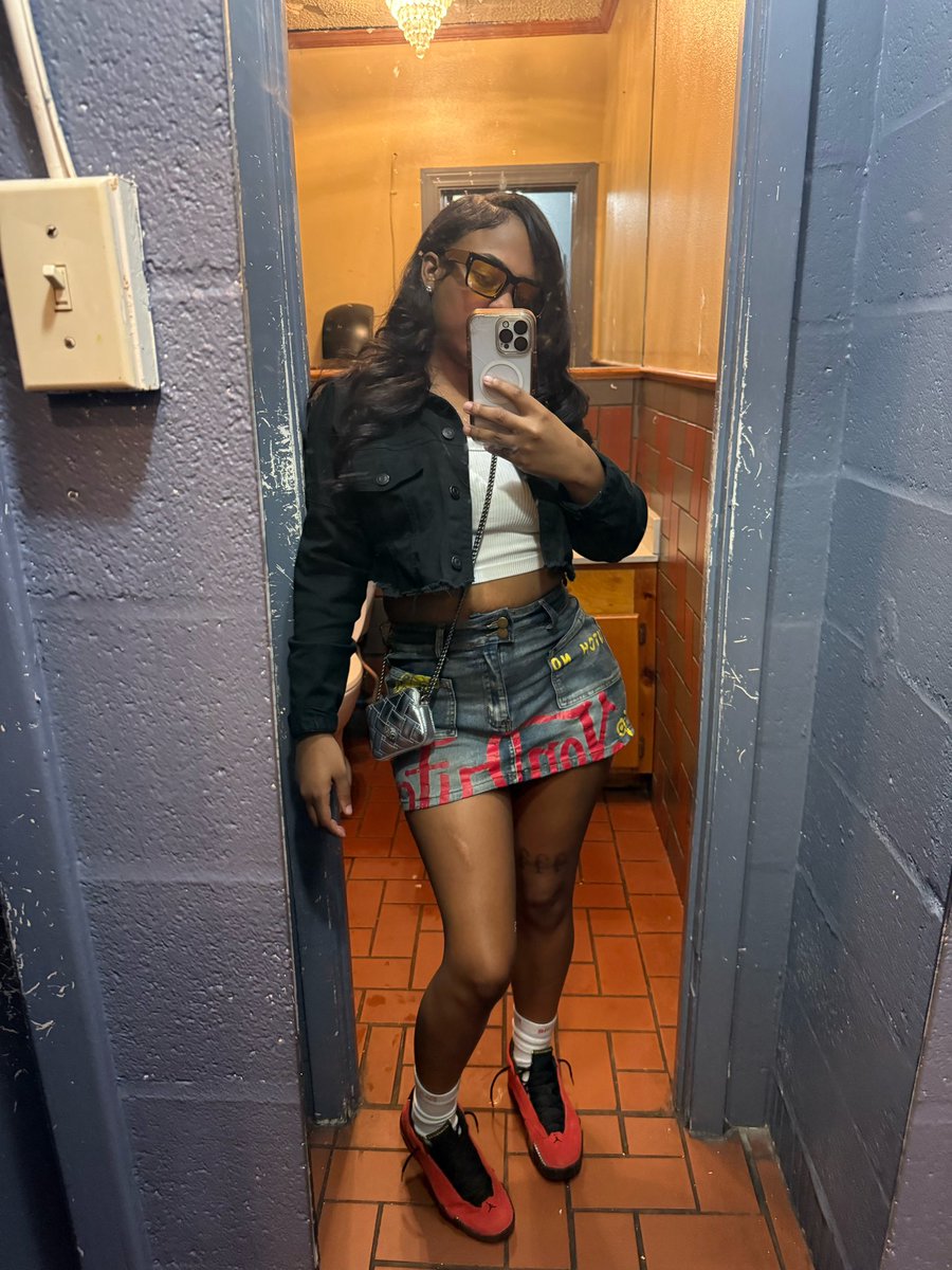 J J🐷 tweet media