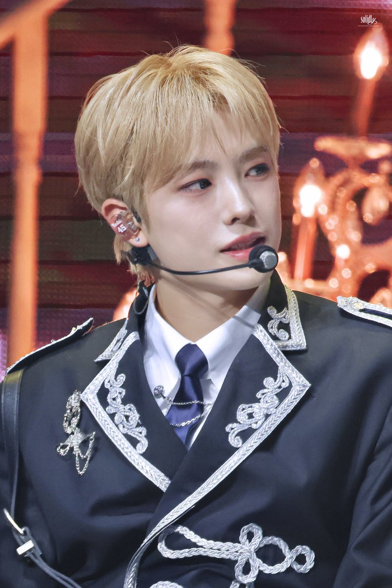 𝘴𝘰𝘭𝘪𝘥𝘭𝘺 tweet media