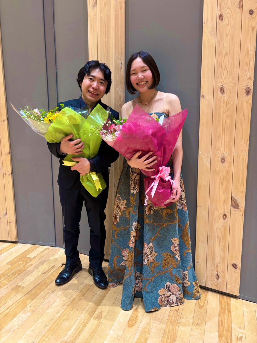 Koki_Kuroiwa's tweet photo. 宇都宮市主催、ライトキューブでのリサイタル！
出身、高校大学、先生もずっと一緒。勝手に妹みたいで、そして大きな才能の大沢舞弓さんを誘って、各々ソロとラヴェルの連弾もしました。記念すべき初共演が地元でできたことは特別で、泣ける…
私の弾くラプソディインブルーは、我ら師匠の編曲を基に🤭 https://t.co/YzsInHw3fV