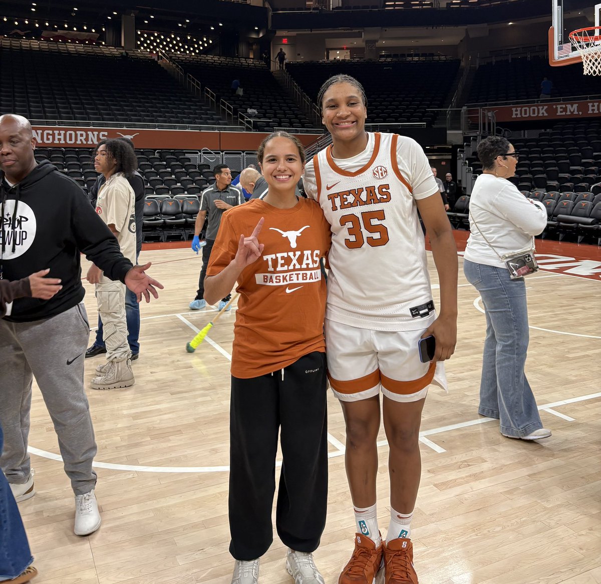 Sofia Caro tweet media